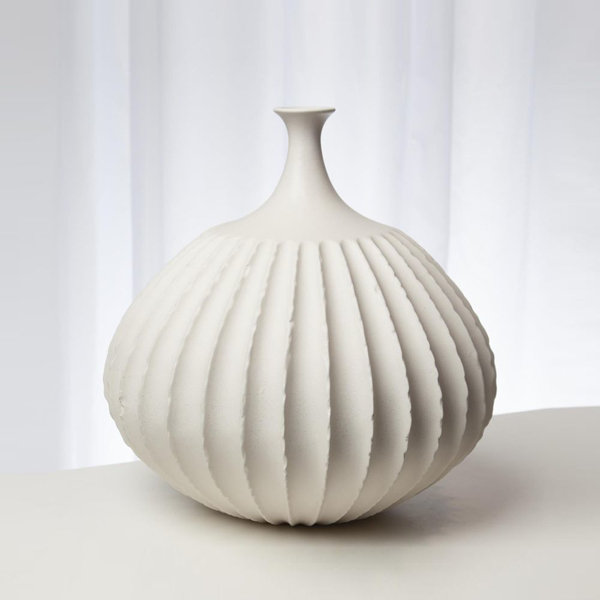Picture of SAWTOOTH VASE RUSTIC WHITE, SM